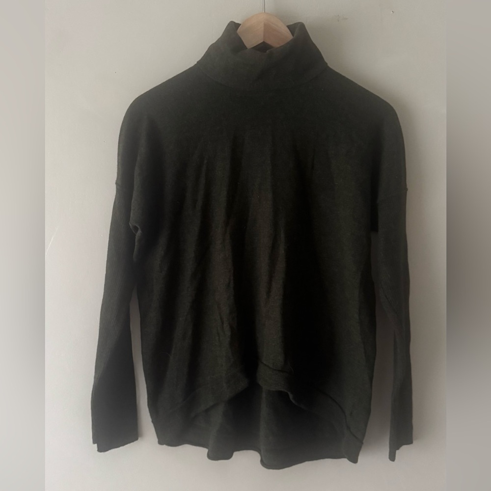 Alex Marie Dark Green Turtleneck Sweater 100%wool size L 617